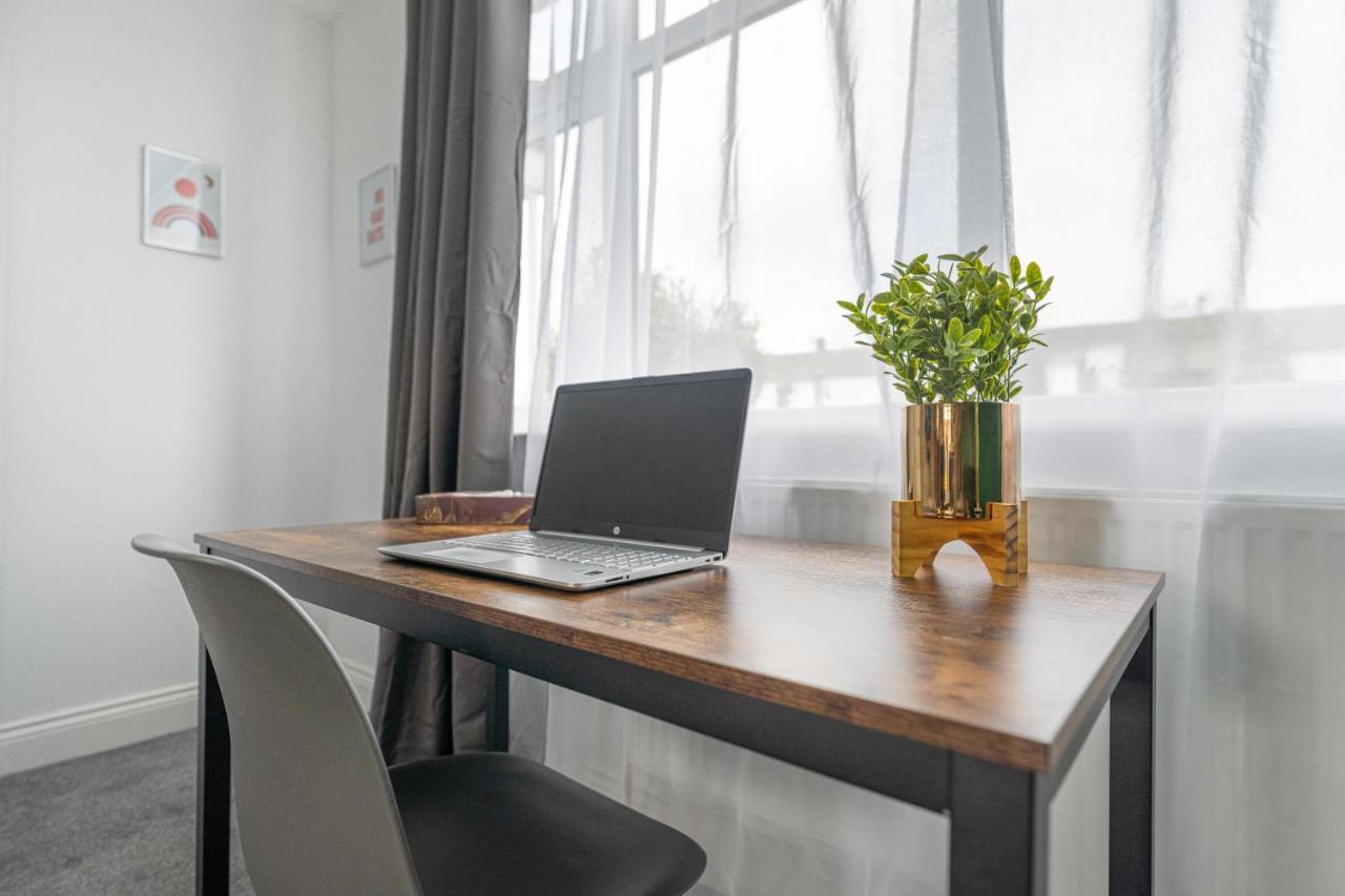 Contractor Accommodation Near Heathrow, Windsor Minutes From M4 Slough Exterior foto