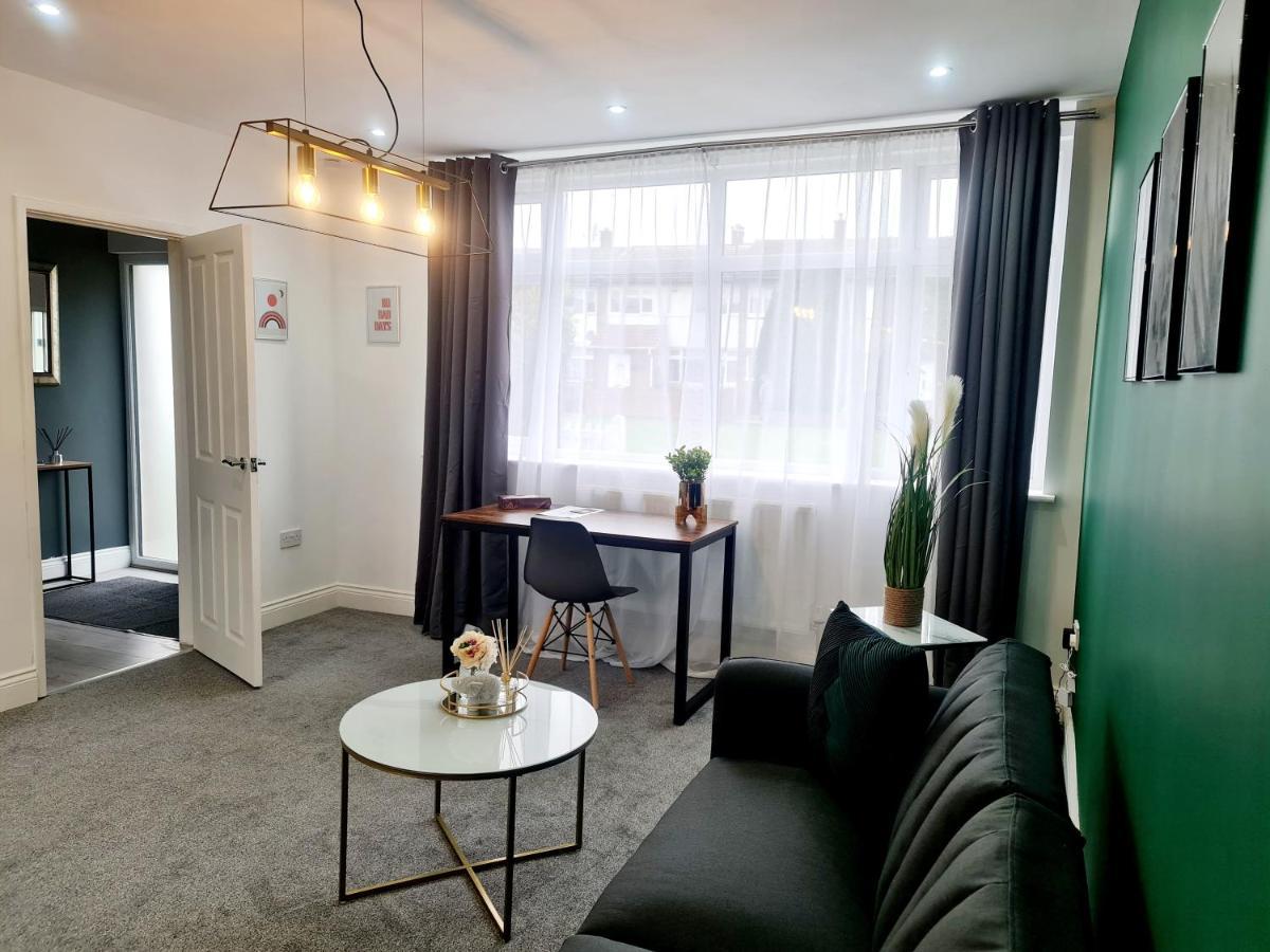 Contractor Accommodation Near Heathrow, Windsor Minutes From M4 Slough Exterior foto